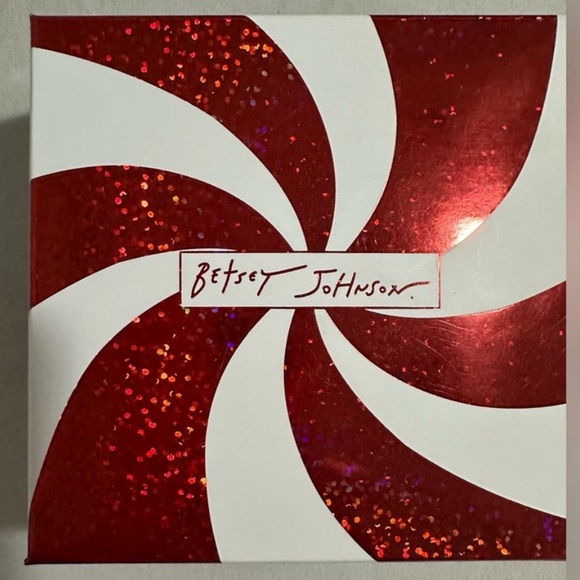 NWT ⚜️♥️⚜️ Betsey Johnson Holiday Red Glitter Pencil Bracelet With Green Eraser - Picture 11 of 12